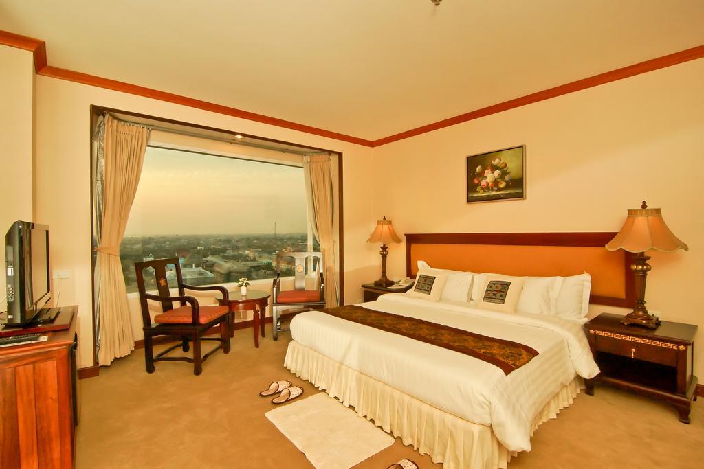 Champasak Grand Hotel Pakse Exterior photo