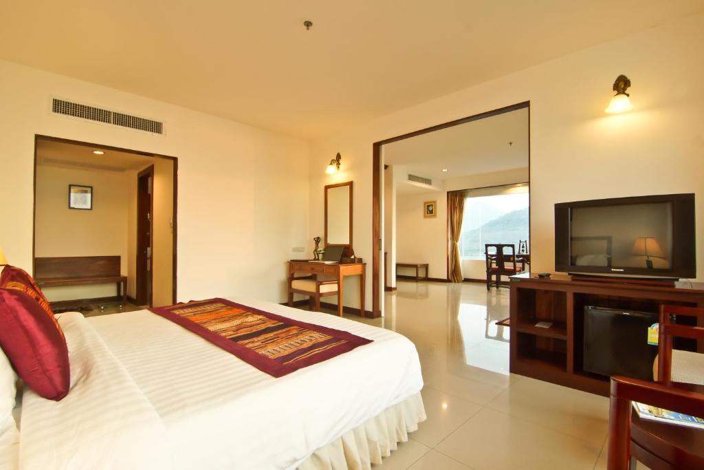 Champasak Grand Hotel Pakse Exterior photo