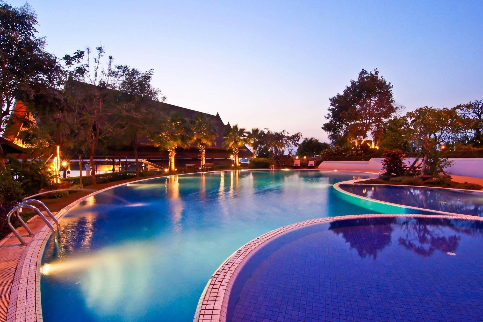 Champasak Grand Hotel Pakse Exterior photo