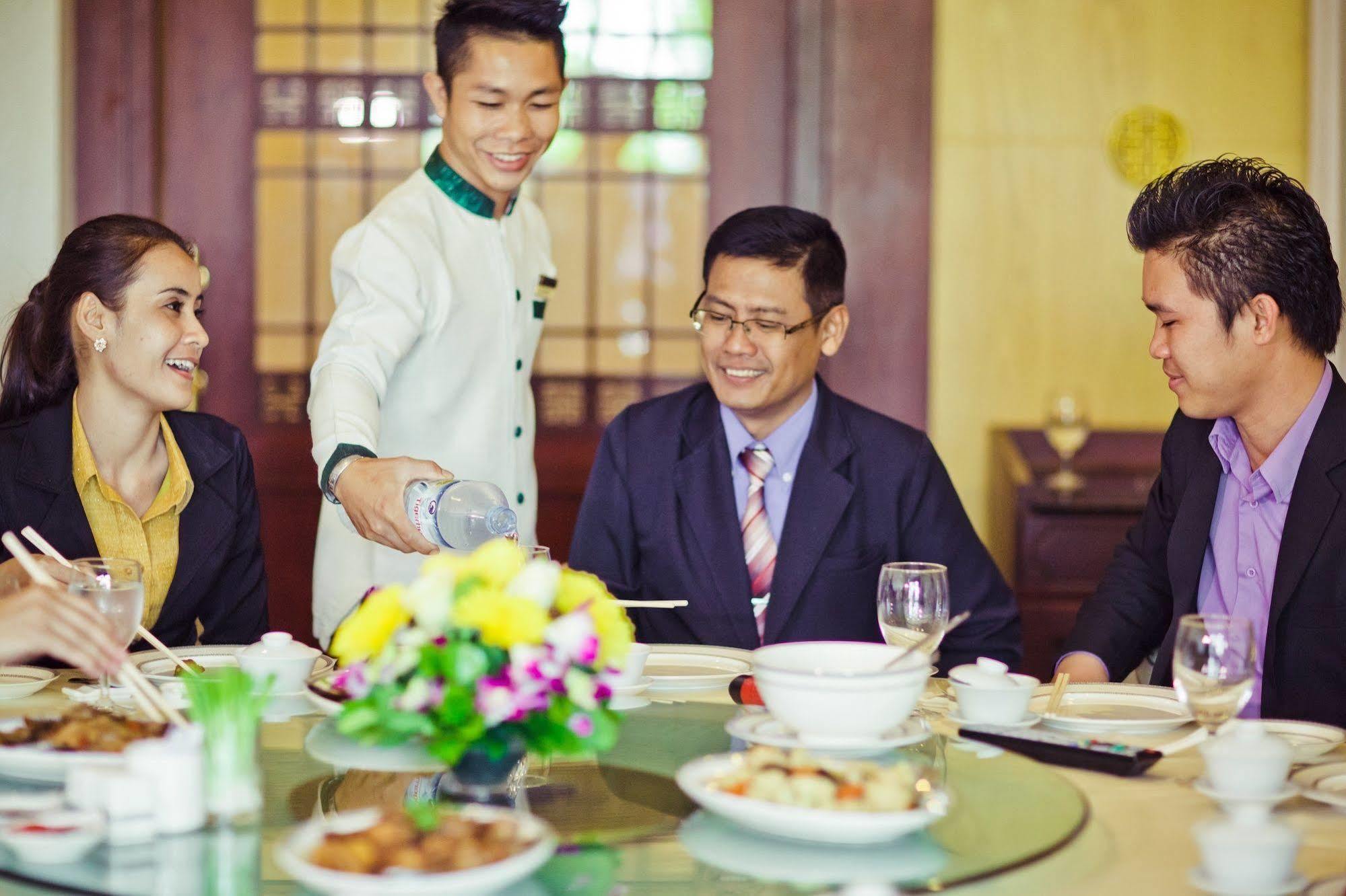 Champasak Grand Hotel Pakse Exterior photo