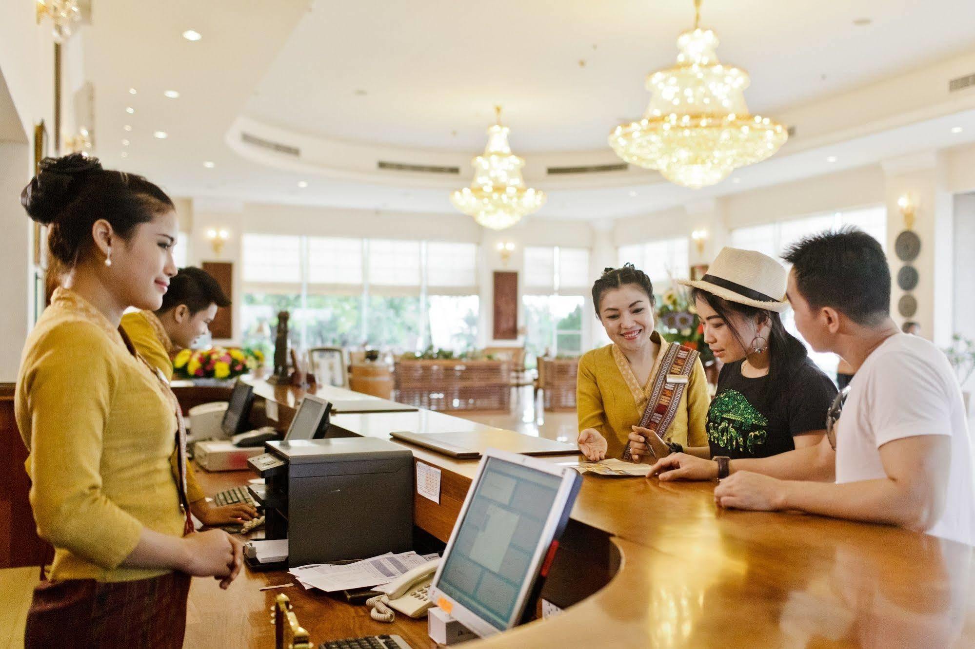 Champasak Grand Hotel Pakse Exterior photo