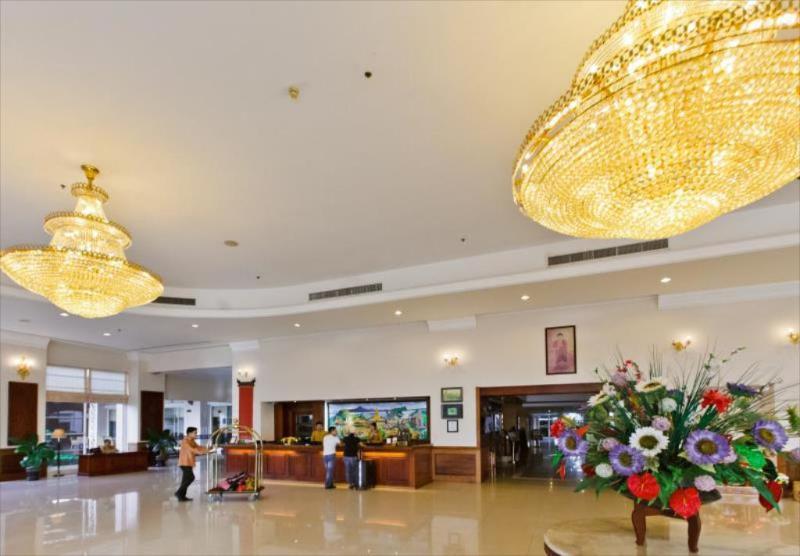Champasak Grand Hotel Pakse Exterior photo